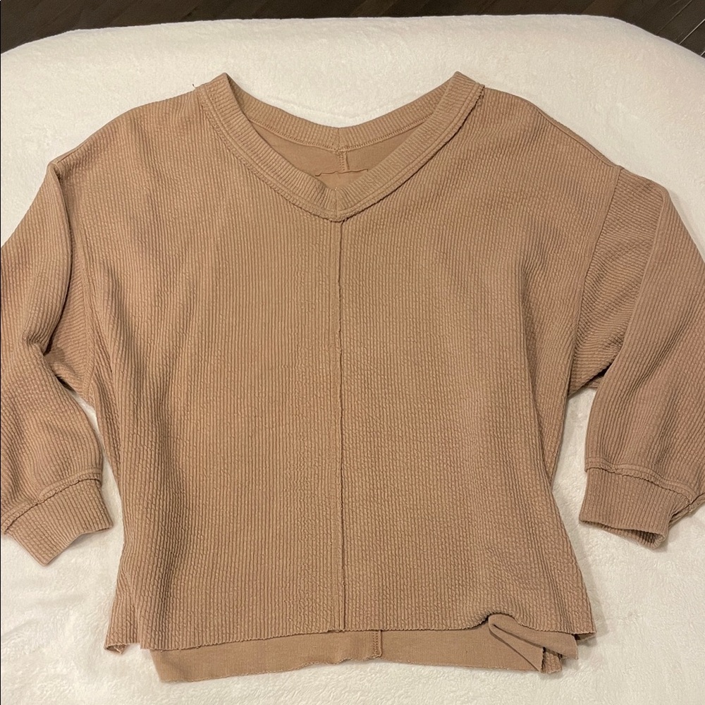 🍎 Aerie Light Brown v-neck sweatshirt